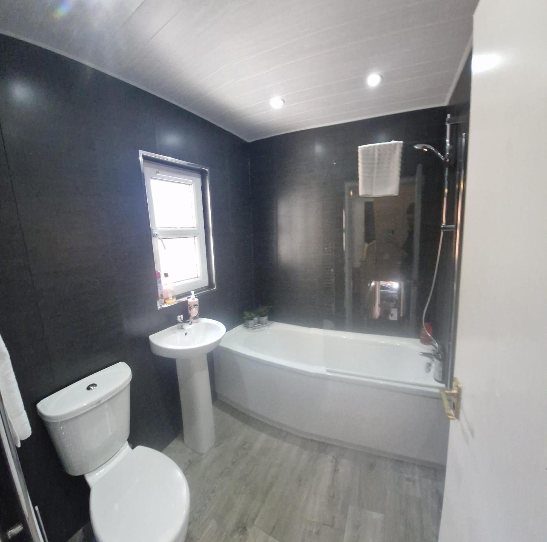 4Br House Popular Ravenhill Road Villa Belfast Bagian luar foto